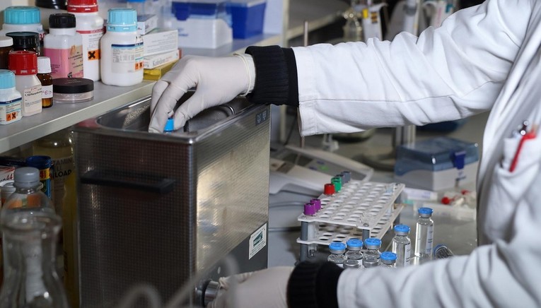 Stožer: 834 nove zaraze koronavirusom, umrle 4 osobe