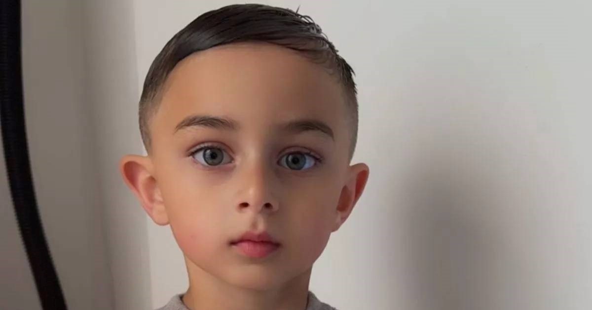 Dječak (4) u Engleskoj izašao iz bolnice, udario ga autobus. Umro je