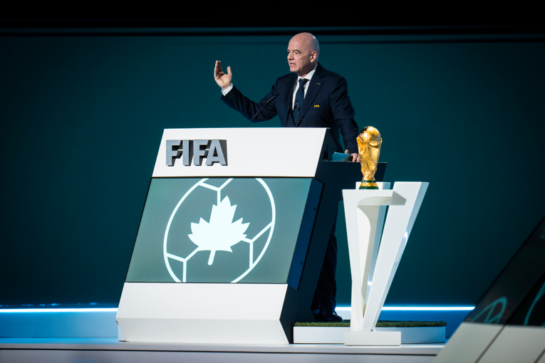 FIFA uvodi neobične promjene kod izvođenja himni. I zamjene će biti na terenu