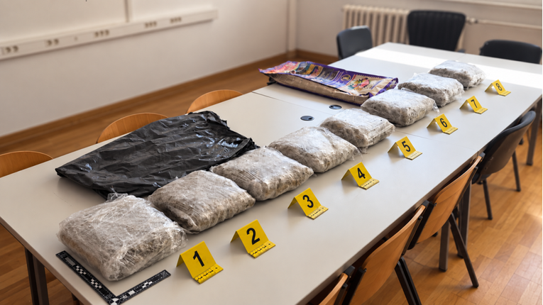Policija u autu na A1 našla više od 8,5 kilograma marihuane