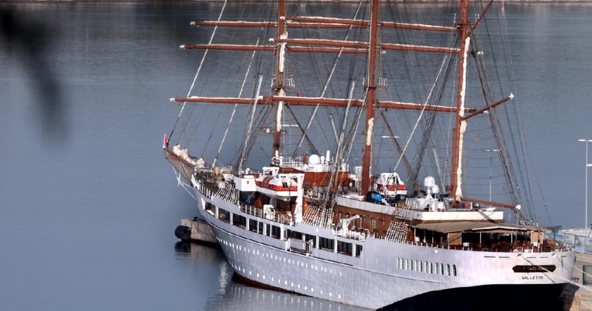 U šibensku luku uplovio luksuzni jedrenjak, pogledajte fotke