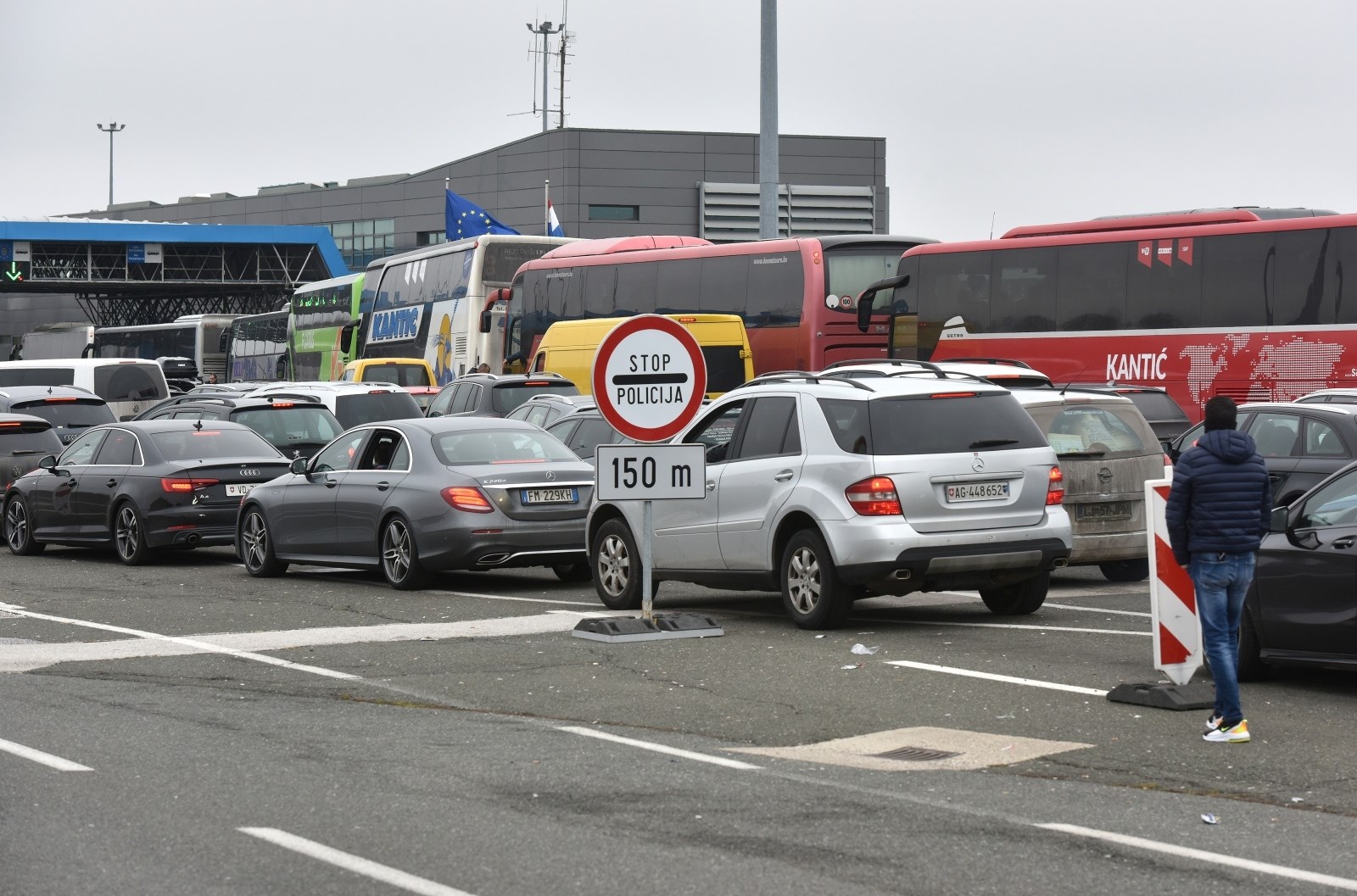  Štrajk slovenskih policajaca mogao bi izazvati probleme na granici