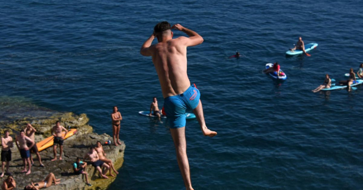 Turisti skakali u more sa stijena kod Pule. Završili u bolnici