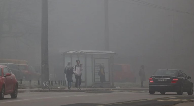 Građanima Sarajeva preporučeno da zbog zraka manje borave na otvorenom i nose maske