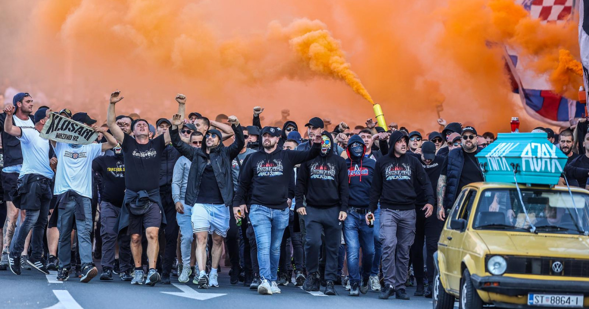 Suci žestoko uzvratili Božinoviću zbog naci-kortea. "Prestanite nas prozivati"