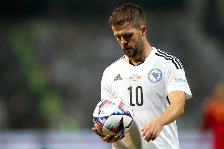 Pogledajte objavu kojom je Pjanić potvrdio kraj karijere