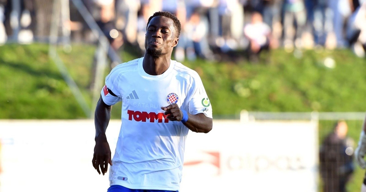 Gattusov adut ima puknuće mišića zadnje lože. Poznato je kad se vraća