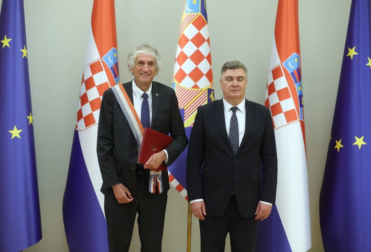 Milanović odlikovao nobelovca Martinisa. On: Osjećam se kao da dolazim kući