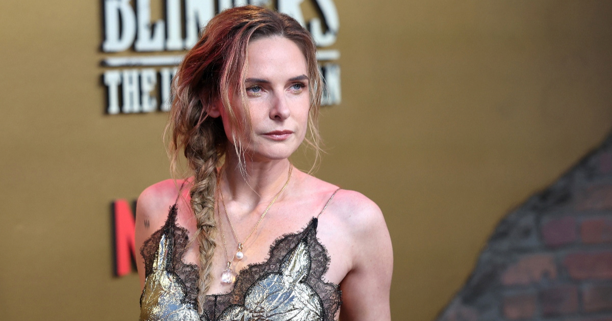 Rebecca Ferguson zablistala u zlatnoj haljini na premijeri filma