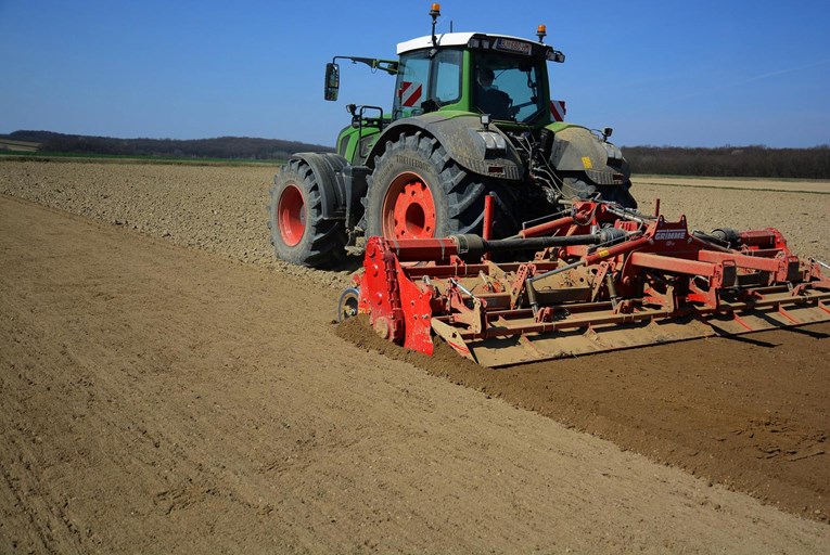 Poljoprivredna komora: Pao je uvoz umjetnog gnojiva u EU, cijene hrane bi mogle rasti