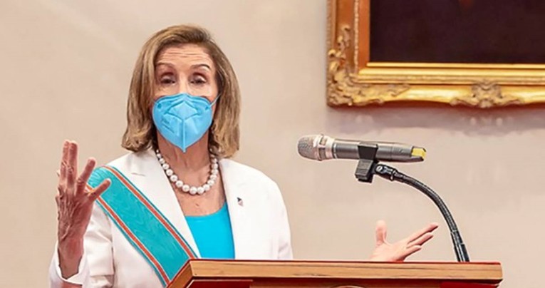 Pelosi: Kina se nije bunila kad su dolazili muškarci iz Amerike