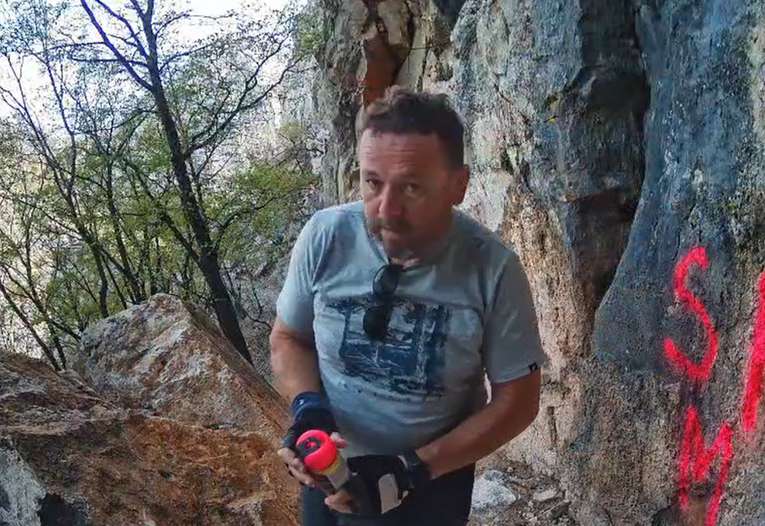 Policija objavila fotografiju, traže ovog muškarca