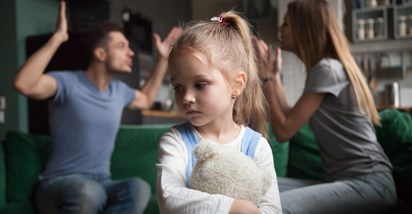 Psiholozi: Evo koje su najčešće negativne posljedice svađanja pred djetetom