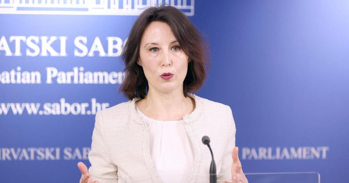 Plenković u Gospiću. Orešković: Umjesto da se sve zatreslo od zvižduka nedobrodošlice