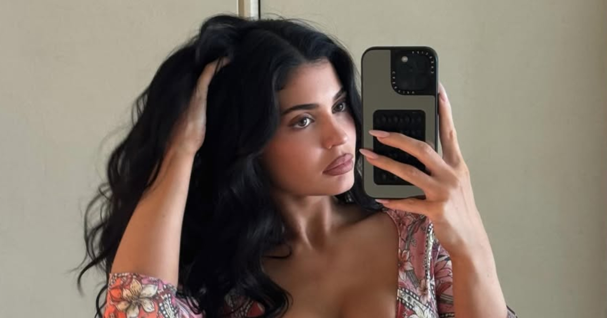 Kylie Jenner nosi komad s plaže kao dio gradskog outfita