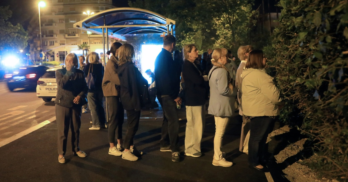 FOTO Stari plac je bio premalen za publiku, koncert se pratio i izvan stadiona