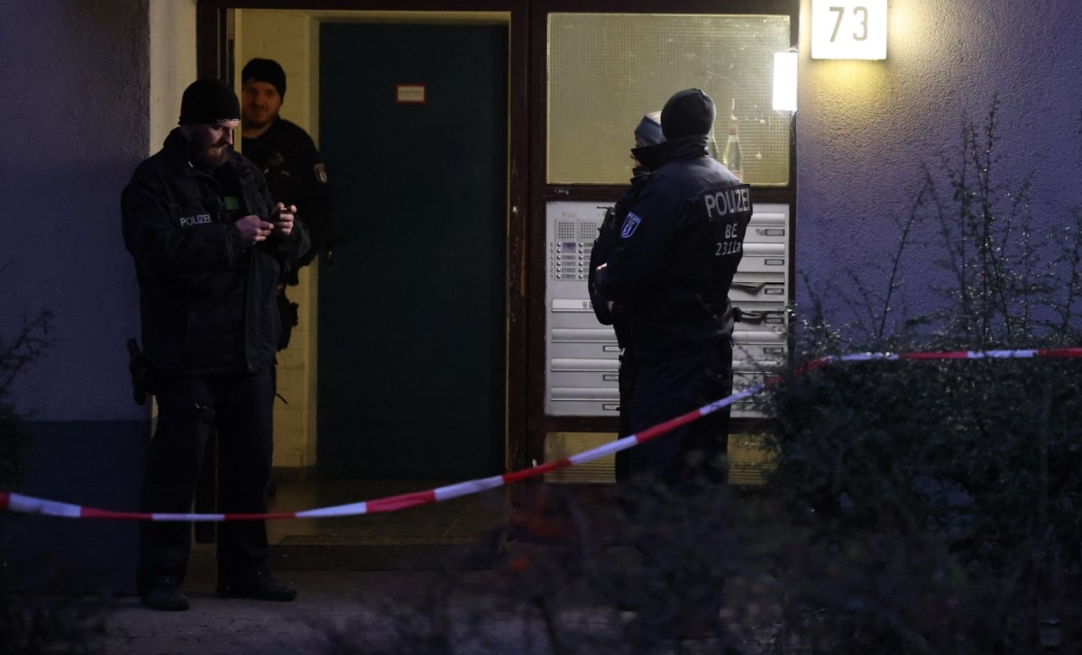 Mladi par u Njemačkoj optužen za ubojstvo bebe. 36 puta je uboli škaricama za nokte