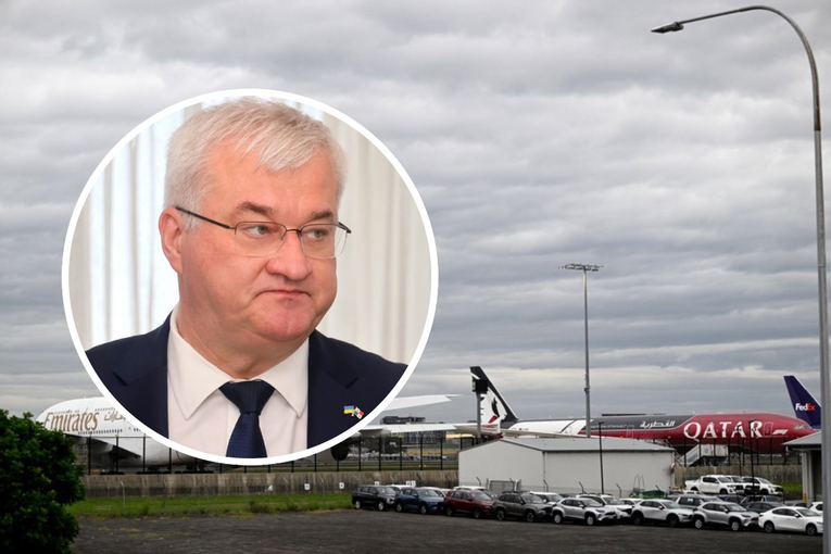 Kijev upozorio aviokompanije da zaobiđu Rusiju. Letovi se već otkazuju