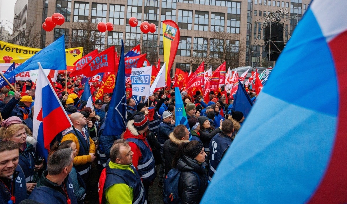 VIDEO Tisuće Belgijanaca na ulicama, zaustavljen sav zračni promet u zemlji