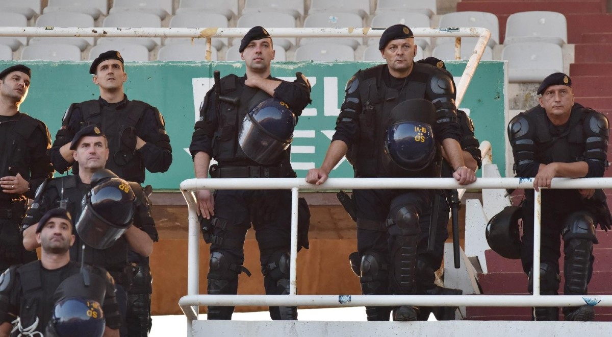 Uoči utakmice Hajduka i Istre policija blokira promet i snima