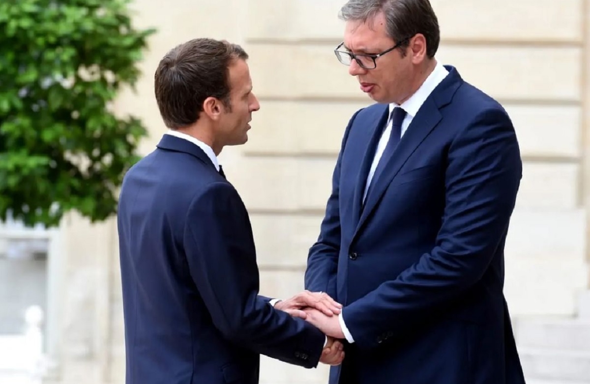 Pogledajte kako je Vučić čestitao Macronu