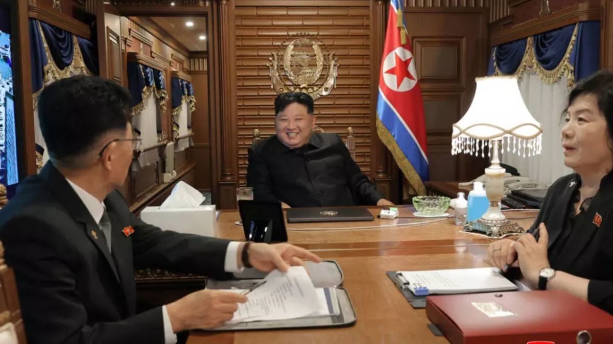 VIDEO Kim stigao u Peking u svom vlaku. "Ima francusko vino i mlade zabavljačice"