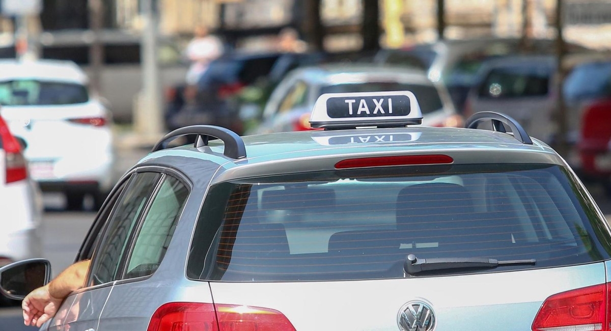 Policija zaustavila 30 taksija u Zagrebu, 10 su vozili stranci koji su radili na crno