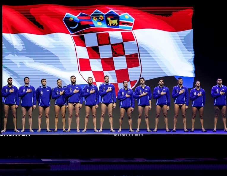 VIDEO Srbi izviždali Hrvatsku tijekom dodjele medalja na Euru u vaterpolu