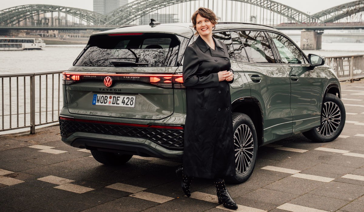Emily Cox je nova ambasadorica Volkswagena. Njezin prvi auto bio je Golf