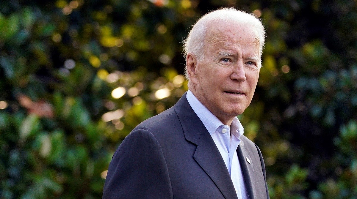 Biden posjetio Floridu, sastao se s obiteljima stradalih u rušenju nebodera