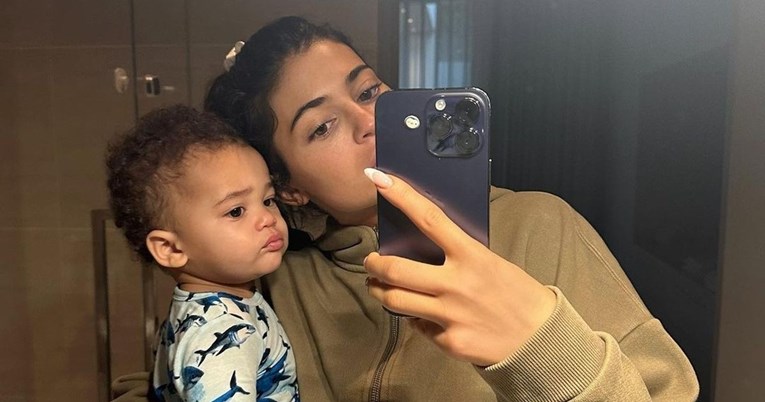 Kylie Jenner otkrila neobično ime jednogodišnjeg sina