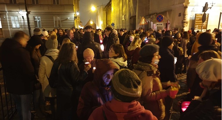 VIDEO Prosvjed u Zagrebu: Sutra ćemo zapaliti plamen u kojem će izgorjeti mediji