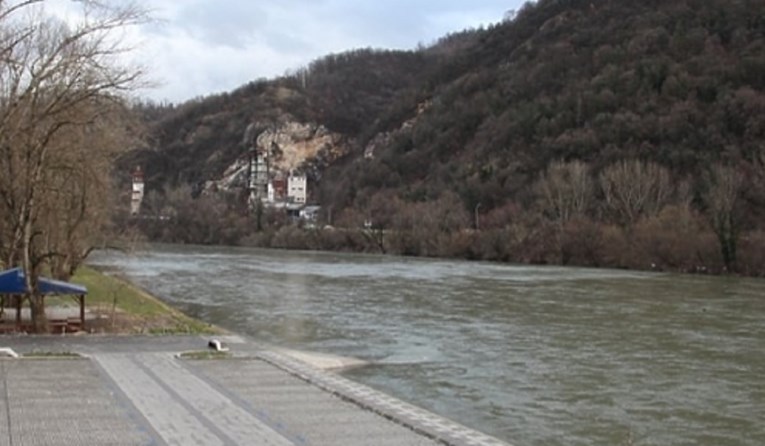 Obilne kiše u BiH, izlijevaju se rijeke, u Sarajevu se utopila djevojka