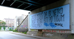 Zanimljiv natpis osvanuo ispod nadvožnjaka na Novoj cesti u Zagrebu