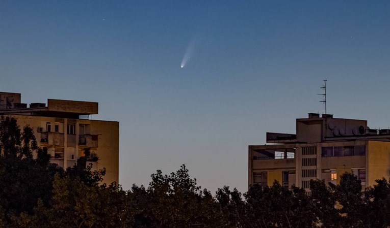 FOTO Na izborno jutro nad Hrvatskom snimljen komet