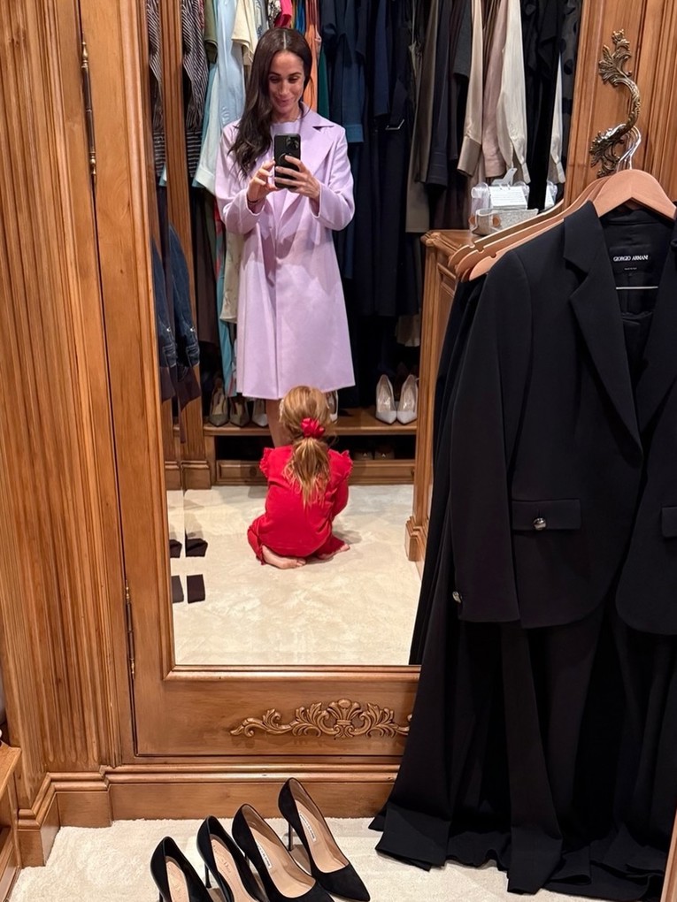 Meghan Markle podijelila preslatku fotku Lilibet u garderobi