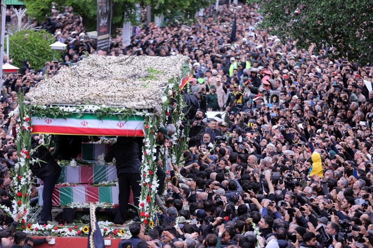 VIDEO I FOTO Gomila ljudi na sprovodu iranskog predsjednika
