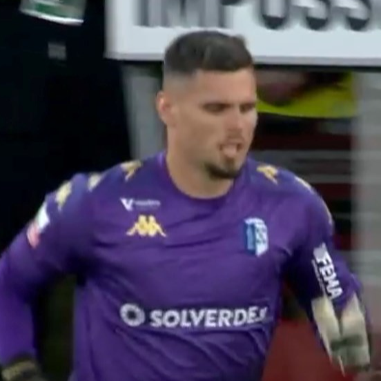Pogledajte kako je hrvatski golman ušao protiv Benfice i primio 4 gola u 20 minuta