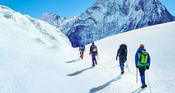 Završena sezona uspona na Everest: Rušeni su rekordi, 8 planinara poginulo