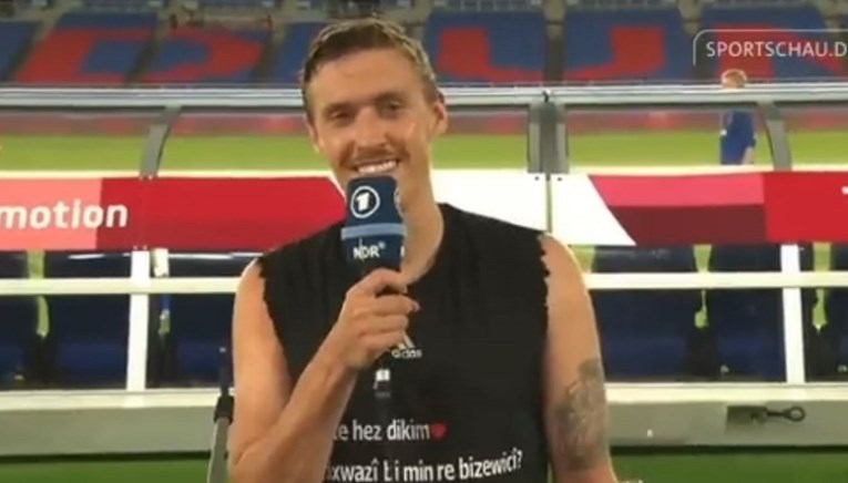 Nogometaš nakon utakmice na olimpijskom turniru uzeo mikrofon i zaprosio curu na TV-u