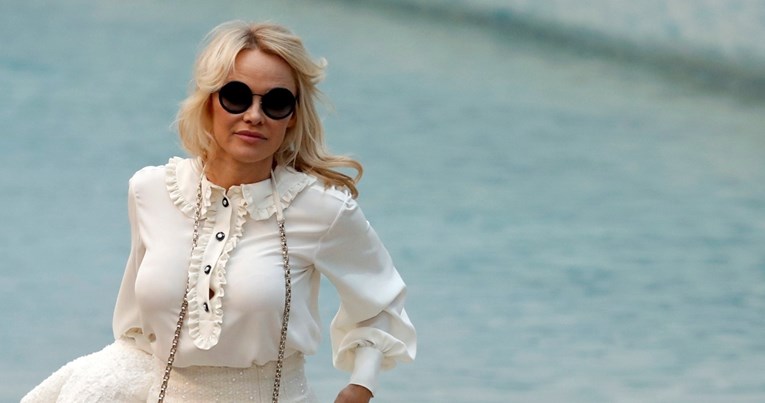 Pamela Anderson se razvodi peti put, brak je trajao godinu dana