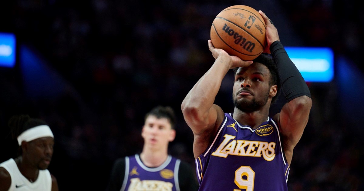 Što se događa s Bronnyjem i Lakersima? Ne može ništa pogoditi, a minutaža mu raste