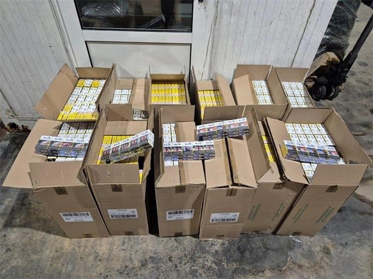 FOTO Srbin pokušao prošvercati 120.000 cigareta s Kosova u Hrvatsku