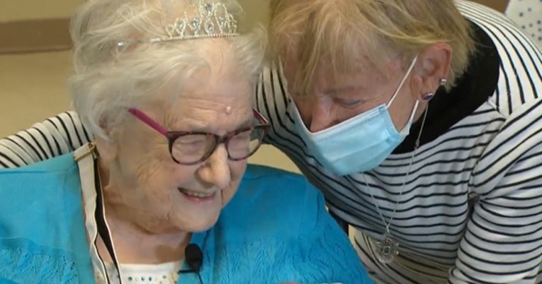Mama i kći sastale se prvi put nakon 80 godina na proslavi majčinog 98. rođendana