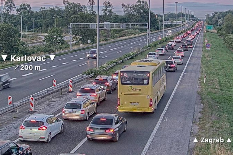 Velike gužve prema Zagrebu, kolone na autocestama