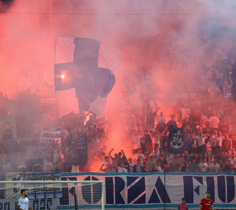 Rijeka pustila pjesmu prije derbija s Hajdukom. Armada spominje Partizan