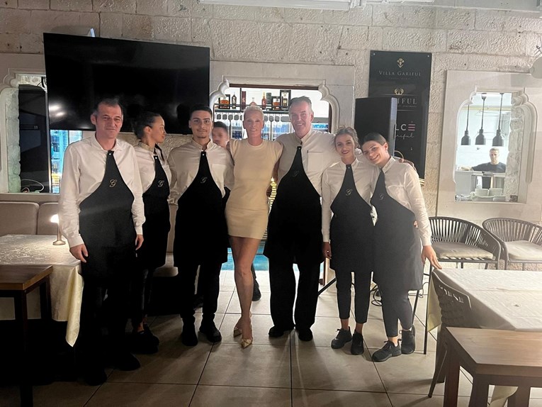 Brigitte Nielsen stigla u Hrvatsku i posjetila restoran na Hvaru