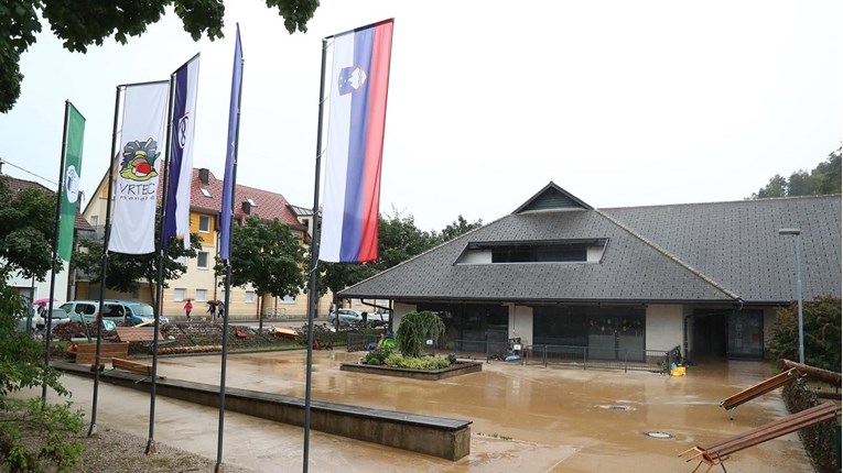 Mrtav čovjek nađen u septičkoj jami nakon poplava u Sloveniji