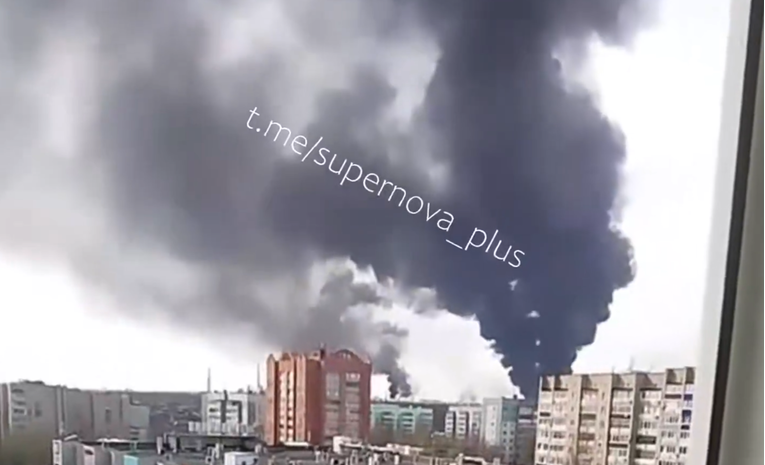 VIDEO Masovni udar na ruska naftna postrojenja. Izbili požari na više lokacija