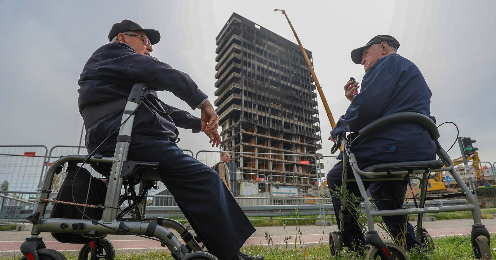 Franjo i Drago svaki dan prate rušenje Vjesnika: "Gledam ga već više od 50 godina"